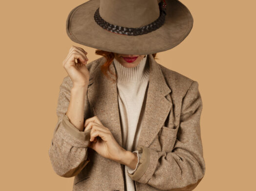 monokurono-fu-zhuangtehosuwototteiru-nu-xing